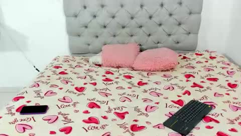 Snapshot of britney_tovar chatting on December 16, 3:55 am Jessica online show from December 16, 3:55 am