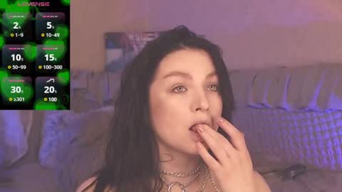 britneybarker online show from March 2, 2:30 am