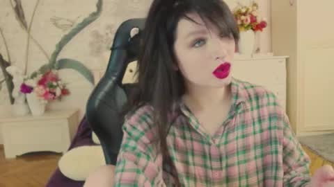 Snapshot of britneybarker chatting on February 18, 9:55 pm britneybarker online show from February 18, 9:55 pm