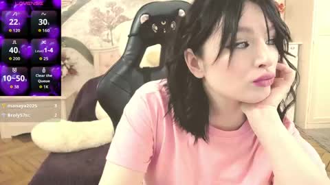 Snapshot of britneybarker chatting on March 7, 2:30 am britneybarker online show from March 7, 2:30 am