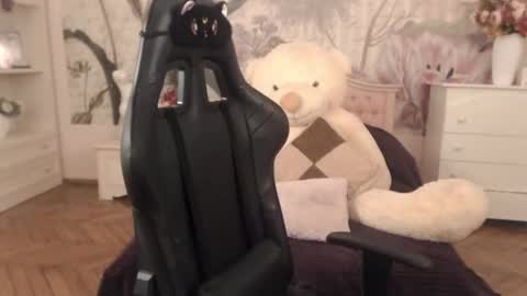 Snapshot of britneybarker chatting on March 12, 7:25 am britneybarker online show from March 12, 7:25 am