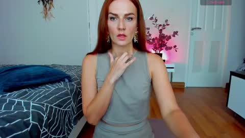 Snapshot of britneyhall chatting on February 13, 8:06 am britneyhall online show from February 13, 8:06 am