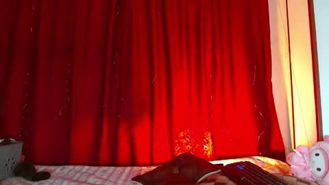 Snapshot of brittany_bubbles chatting on March 10, 5:07 pm maru miaw Please help me to reach 100 thumbs up online show from March 10, 5:07 pm