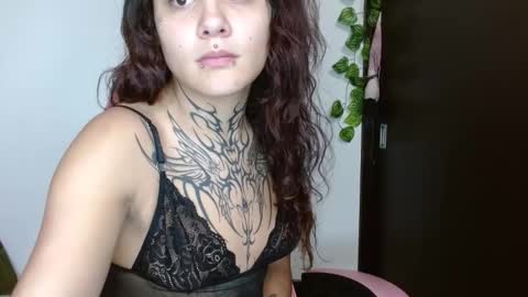 Snapshot of brittany_bubbles chatting on March 11, 12:38 am maru miaw Please help me to reach 100 thumbs up online show from March 11, 12:38 am