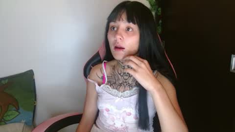 Snapshot of brittany_bubbles chatting on March 19, 2:04 am maru miaw Please help me to reach 100 thumbs up online show from March 19, 2:04 am