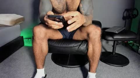 Snapshot of brockhurn_ chatting on March 3, 1:01 am brockhurn_ online show from March 3, 1:01 am