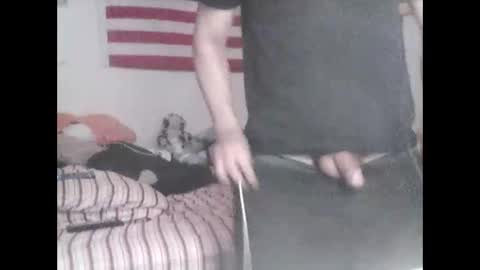 Snapshot of brokeboyrecordlabel chatting on February 16, 6:20 am brokeboyrecordlabel online show from February 16, 6:20 am