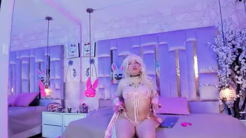 Snapshot of broklin_white23 chatting on February 19, 1:51 pm online show from February 19, 1:51 pm