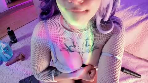 Snapshot of broklin_white23 chatting on March 20, 2:11 pm online show from March 20, 2:11 pm