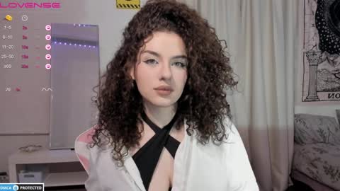 Snapshot of brookchills chatting on December 8, 6:50 pm Brook Help me collect 100 reactions online show from December 8, 6:50 pm