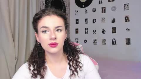 Snapshot of brookchills chatting on September 23, 7:11 am Brook Help me collect 100 reactions online show from September 23, 7:11 am