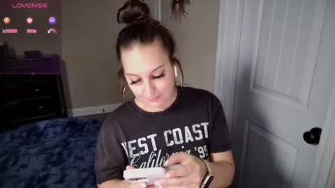 Snapshot of brookebee27 chatting on February 14, 2:39 am brookebee online show from February 14, 2:39 am