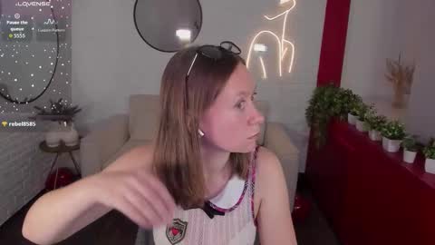 Lady Brooke online show from March 6, 9:00 pm