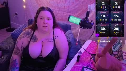 Madam Brooke online show from April 4, 1:59 am