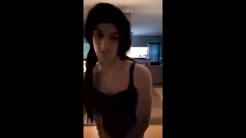 Snapshot of brookiebabyyyx3 chatting on April 5, 12:24 pm brooke online show from April 5, 12:24 pm