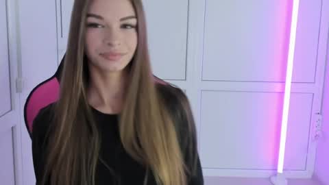 Snapshot of brooklunglow_ chatting on June 11, 12:47 pm Vlada online show from June 11, 12:47 pm