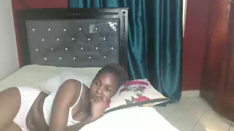 Snapshot of brownebony4 chatting on February 22, 1:57 pm Brownie online show from February 22, 1:57 pm