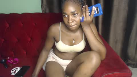 Snapshot of brownebony4 chatting on February 23, 3:24 am Brownie online show from February 23, 3:24 am