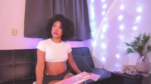 Snapshot of browngirl69 chatting on January 13, 2:18 am miss muller online show from January 13, 2:18 am