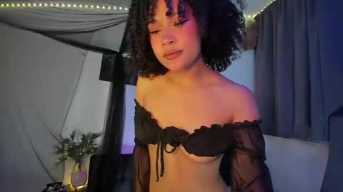 Snapshot of browngirl69 chatting on March 6, 3:24 am miss muller online show from March 6, 3:24 am