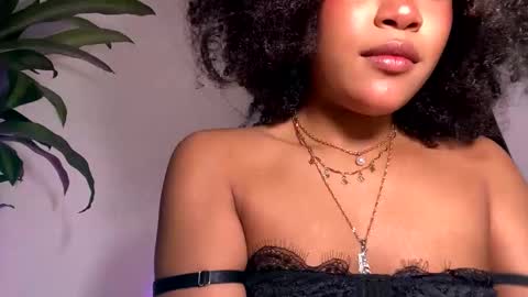 Snapshot of browngirl69 chatting on October 1, 8:26 pm miss muller online show from October 1, 8:26 pm
