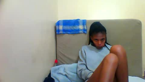 brownminaj_ online show from March 4, 5:41 pm