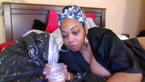 brownroundrenee online show from December 3, 11:30 am