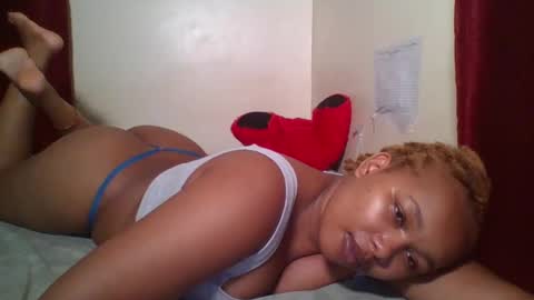 Snapshot of browny_candyz chatting on December 11, 11:10 pm Tracy online show from December 11, 11:10 pm