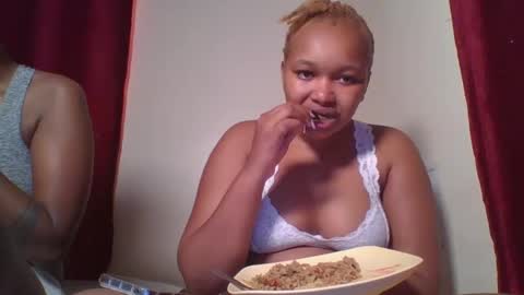 Snapshot of browny_candyz chatting on December 14, 11:29 am Tracy online show from December 14, 11:29 am