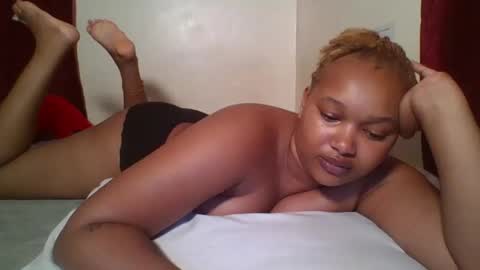 Snapshot of browny_candyz chatting on December 16, 1:00 pm Tracy online show from December 16, 1:00 pm