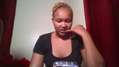 Snapshot of browny_candyz chatting on December 16, 7:00 pm Tracy online show from December 16, 7:00 pm