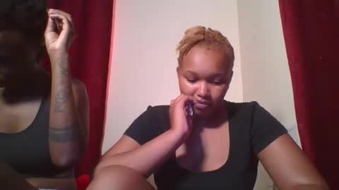 Snapshot of browny_candyz chatting on December 17, 12:33 pm Tracy online show from December 17, 12:33 pm