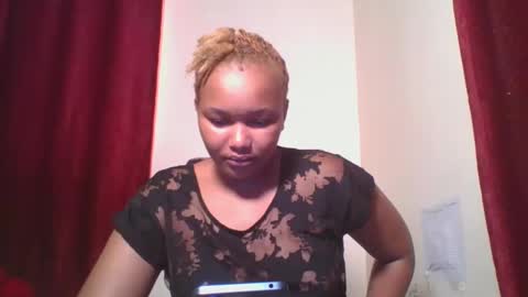Snapshot of browny_candyz chatting on December 18, 9:14 am Tracy online show from December 18, 9:14 am