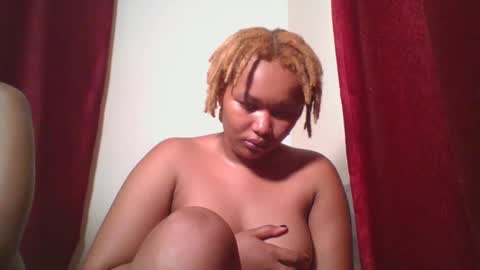 Snapshot of browny_candyz chatting on December 24, 3:27 am Tracy online show from December 24, 3:27 am