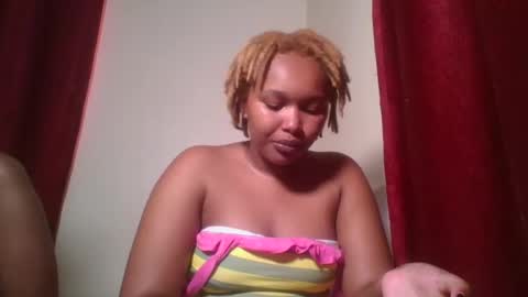 Snapshot of browny_candyz chatting on December 25, 1:09 pm Tracy online show from December 25, 1:09 pm
