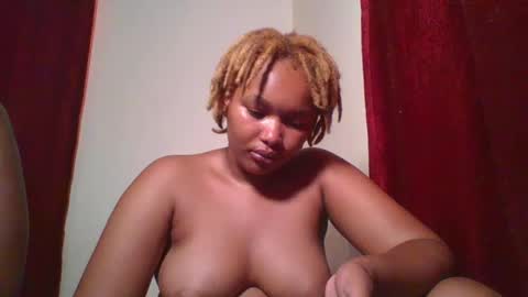 Snapshot of browny_candyz chatting on December 28, 12:24 pm Tracy online show from December 28, 12:24 pm