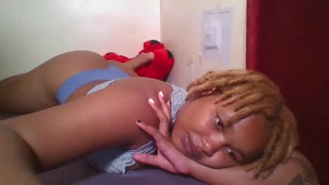 Snapshot of browny_candyz chatting on December 30, 12:42 pm Tracy online show from December 30, 12:42 pm