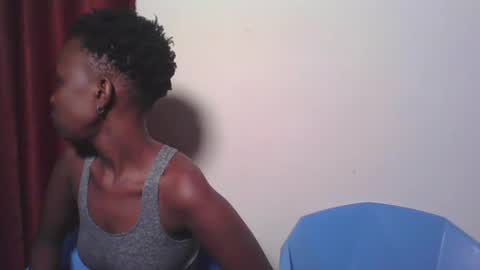 Snapshot of browny_candyz chatting on January 21, 2:43 am Tracy online show from January 21, 2:43 am