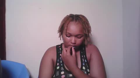 Snapshot of browny_candyz chatting on January 22, 3:51 pm Tracy online show from January 22, 3:51 pm
