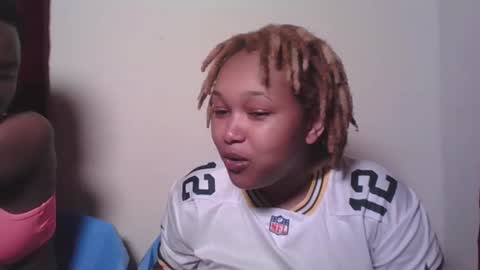 Snapshot of browny_candyz chatting on January 27, 1:19 pm Tracy online show from January 27, 1:19 pm