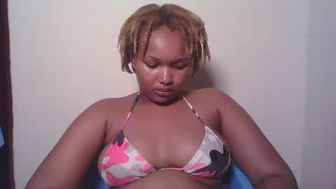 Snapshot of browny_candyz chatting on February 2, 7:35 pm Tracy online show from February 2, 7:35 pm