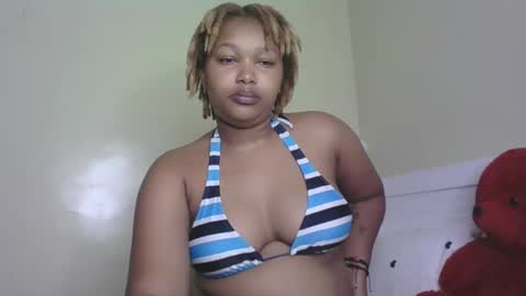 Snapshot of browny_candyz chatting on February 13, 6:30 am Tracy online show from February 13, 6:30 am
