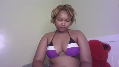 Snapshot of browny_candyz chatting on February 14, 9:56 am Tracy online show from February 14, 9:56 am