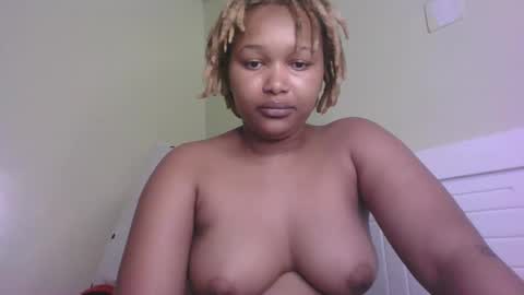 Snapshot of browny_candyz chatting on February 14, 9:10 pm Tracy online show from February 14, 9:10 pm