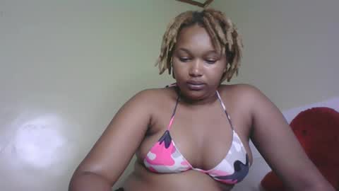 Snapshot of browny_candyz chatting on February 17, 10:29 am Tracy online show from February 17, 10:29 am
