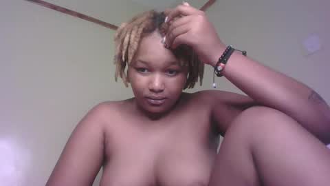 Snapshot of browny_candyz chatting on February 19, 11:38 am Tracy online show from February 19, 11:38 am