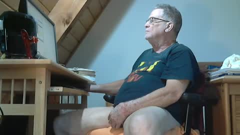 Snapshot of brubar chatting on July 22, 3:15 pm brubar online show from July 22, 3:15 pm