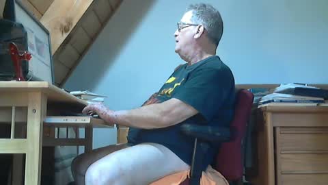 Snapshot of brubar chatting on July 31, 7:02 pm brubar online show from July 31, 7:02 pm