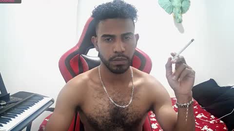 bruce_1111 online show from November 6, 9:37 pm