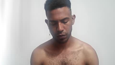 bruce_1111 online show from May 11, 4:04 pm